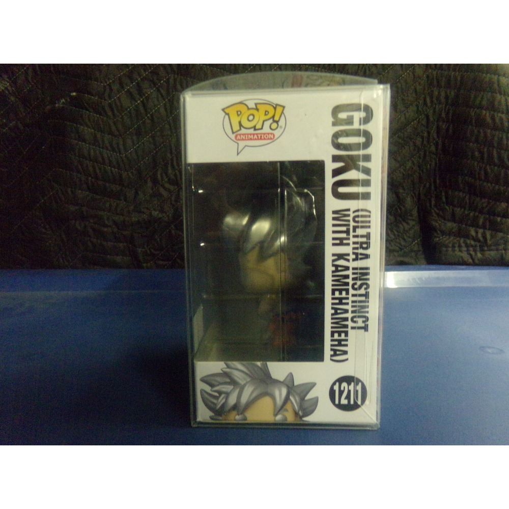 Goku Ultra Instinct with Kamehameha 1211 2022 Fall Convention Exclusive - Picture 2 of 6